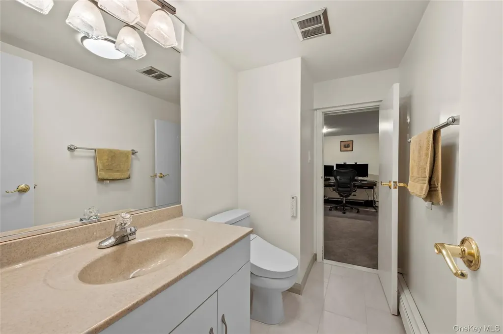 11 Seacliff Lane Miller Place NY 11764
