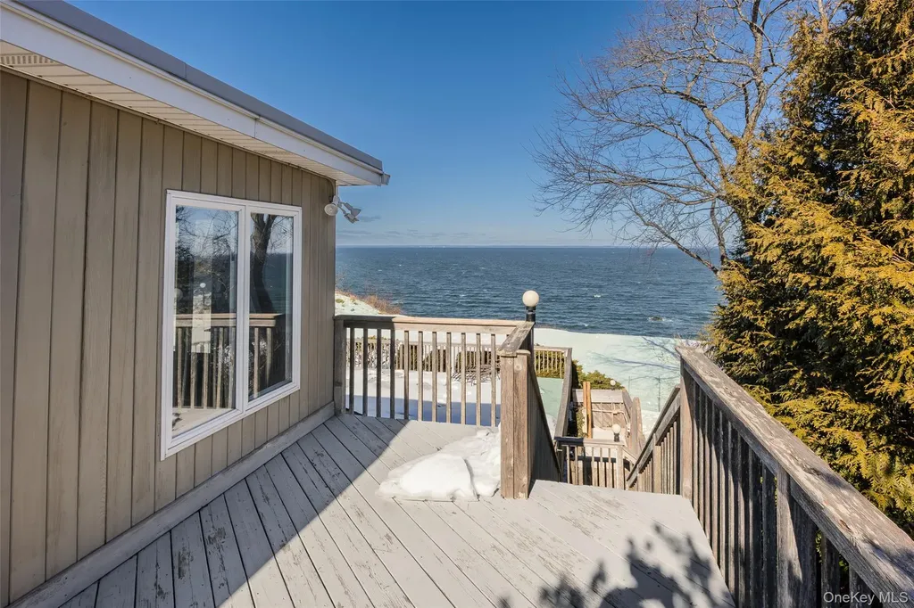 11 Seacliff Lane Miller Place NY 11764