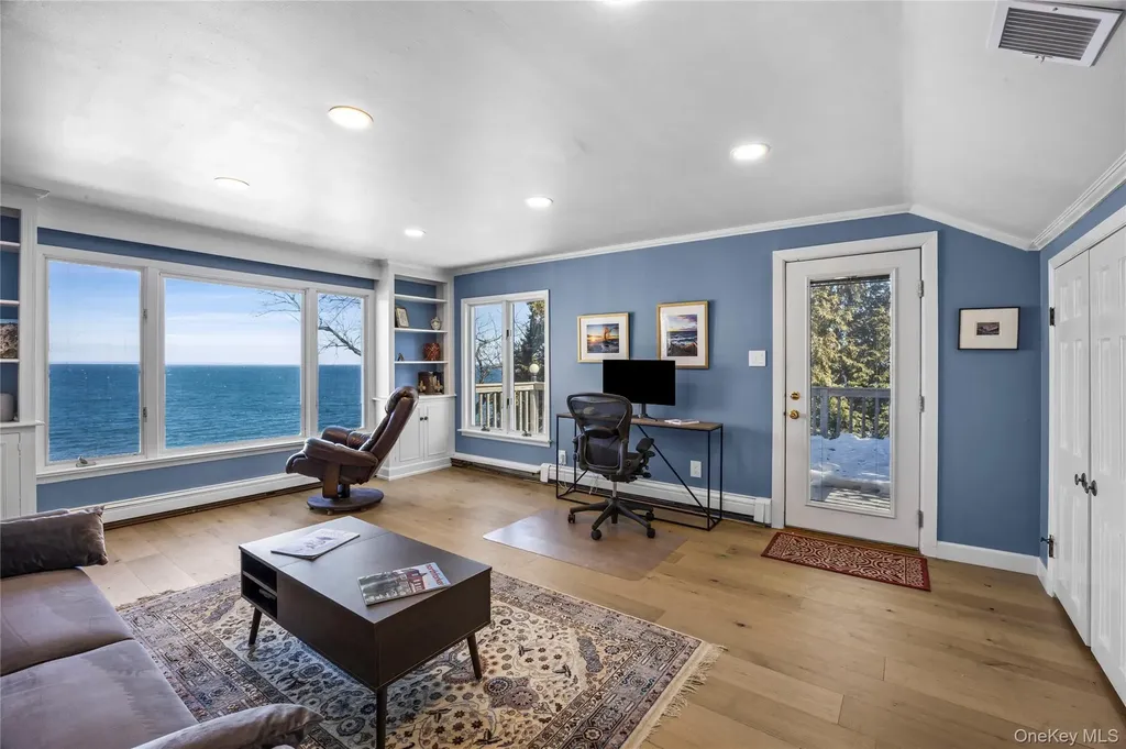 11 Seacliff Lane Miller Place NY 11764