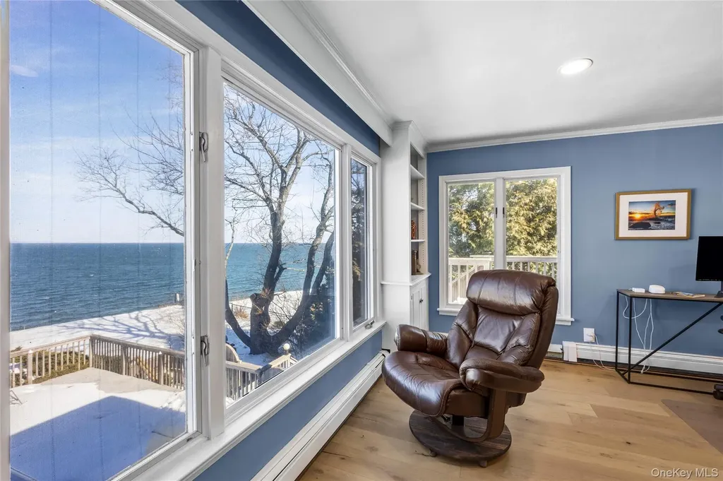 11 Seacliff Lane Miller Place NY 11764