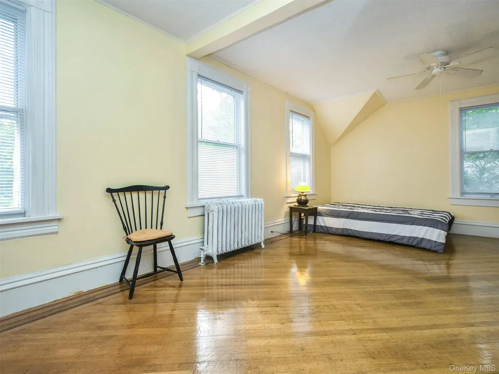 27 Summit Avenue Sea Cliff NY 11579