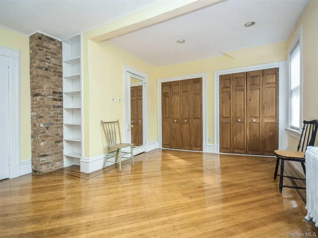 27 Summit Avenue Sea Cliff NY 11579