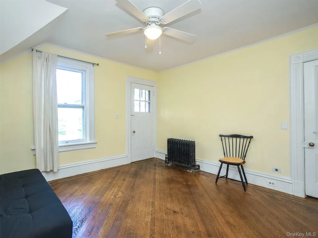 27 Summit Avenue Sea Cliff NY 11579