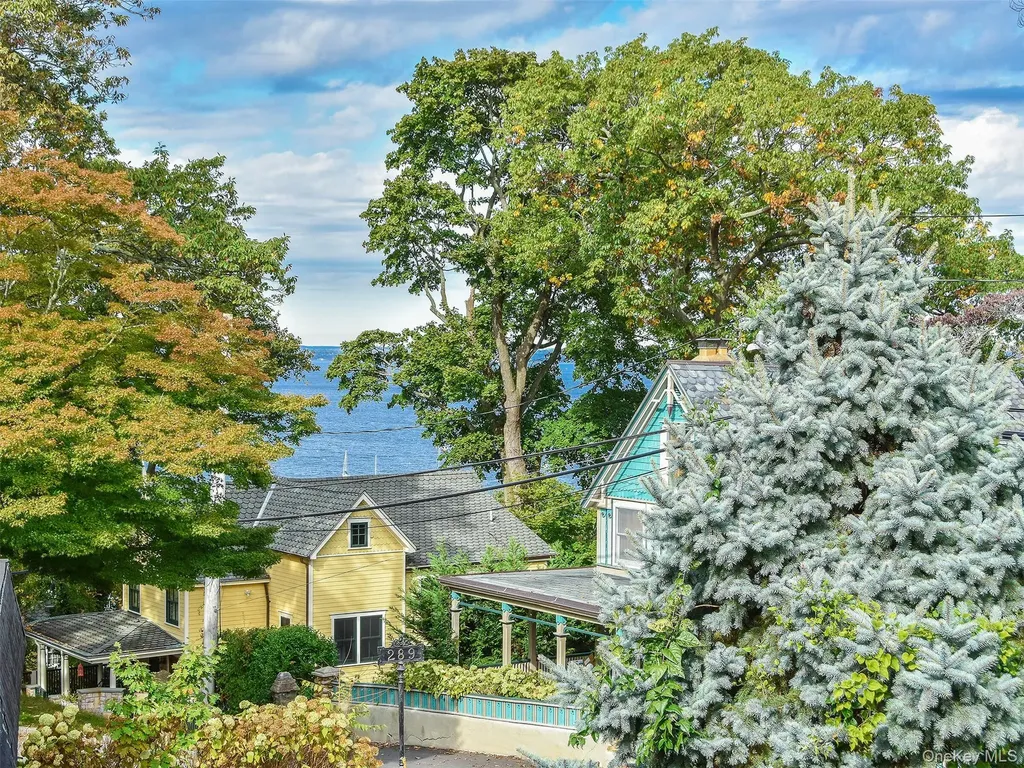 27 Summit Avenue Sea Cliff NY 11579