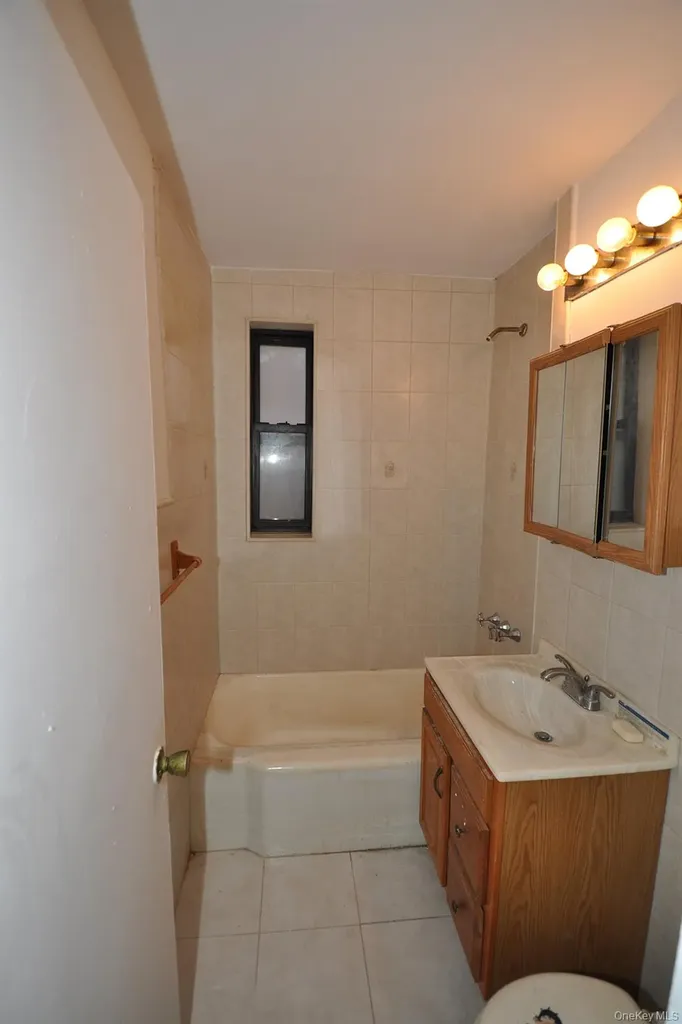 142 Garth Road Scarsdale NY 10583