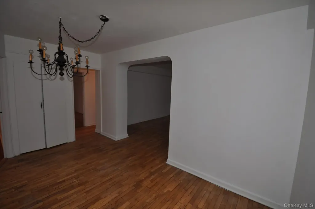142 Garth Road Scarsdale NY 10583