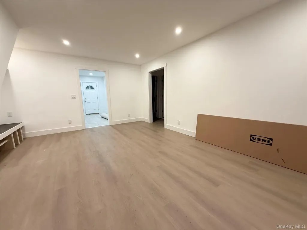 13772 70th Avenue Flushing NY 11367