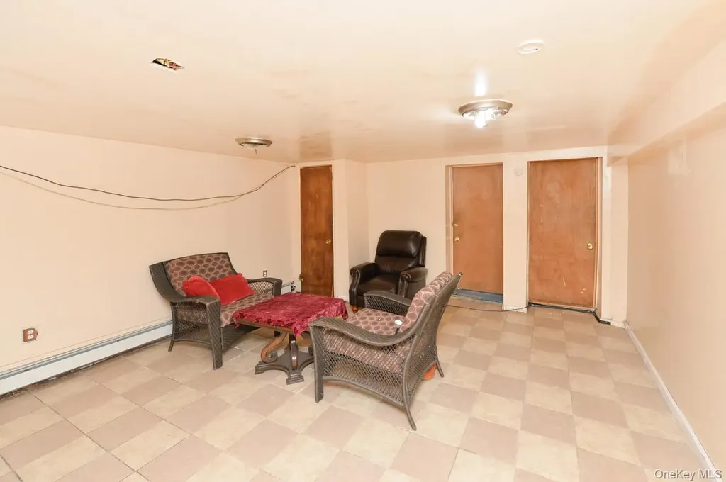 7 S Oak Street Spring Valley NY 10977