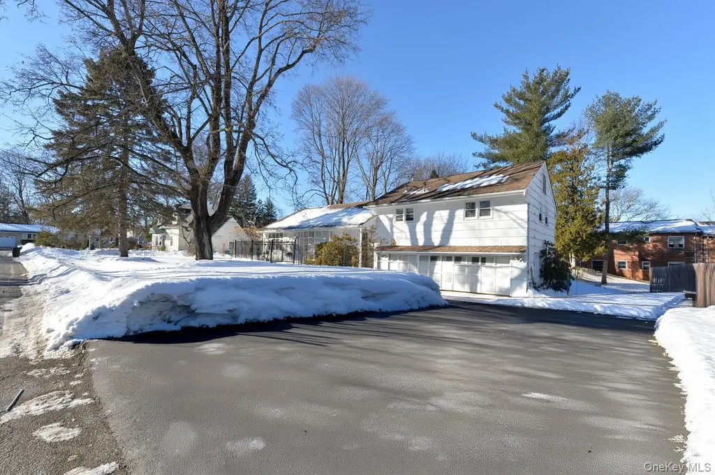 7 S Oak Street Spring Valley NY 10977