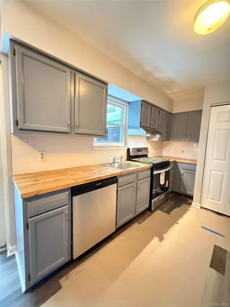 276 Temple Hill Road New Windsor NY 12553
