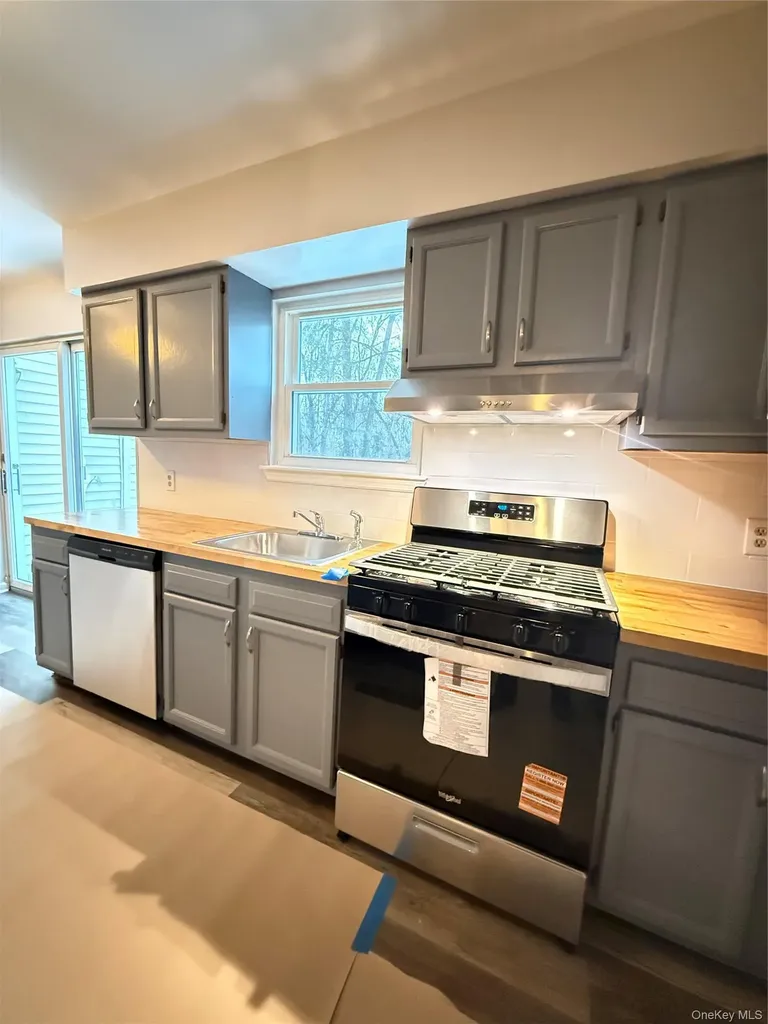 276 Temple Hill Road New Windsor NY 12553