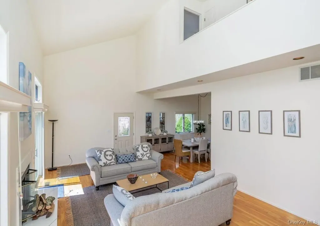 38 Red Creek Circle Hampton Bays NY 11946