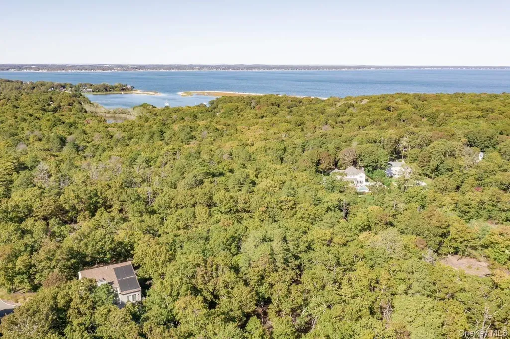 38 Red Creek Circle Hampton Bays NY 11946