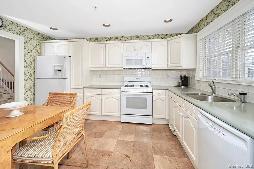 5 Wyndham Close White Plains NY 10605
