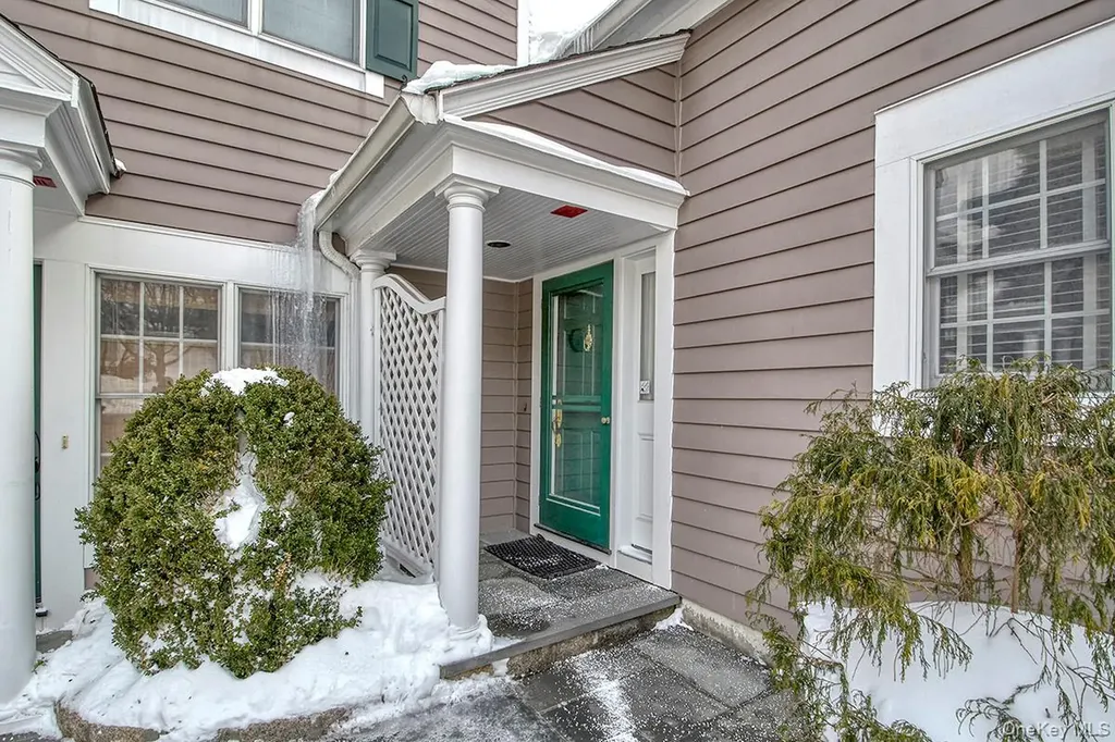5 Wyndham Close White Plains NY 10605