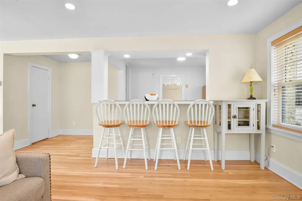 6 Shadow Lane Larchmont NY 10538