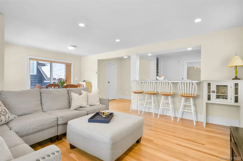 6 Shadow Lane Larchmont NY 10538