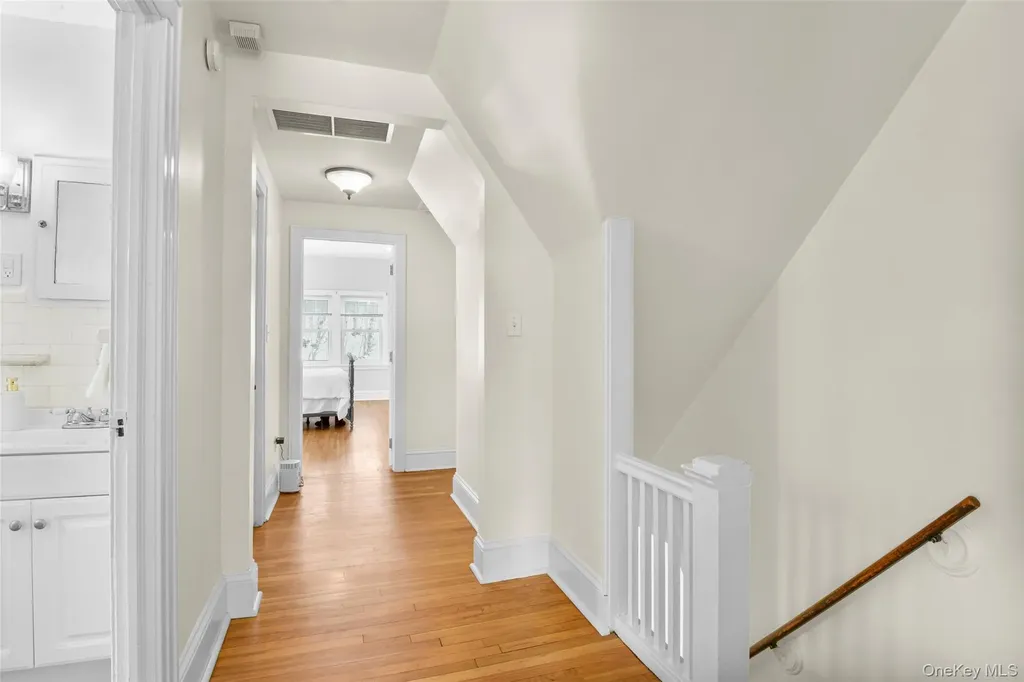 6 Shadow Lane Larchmont NY 10538