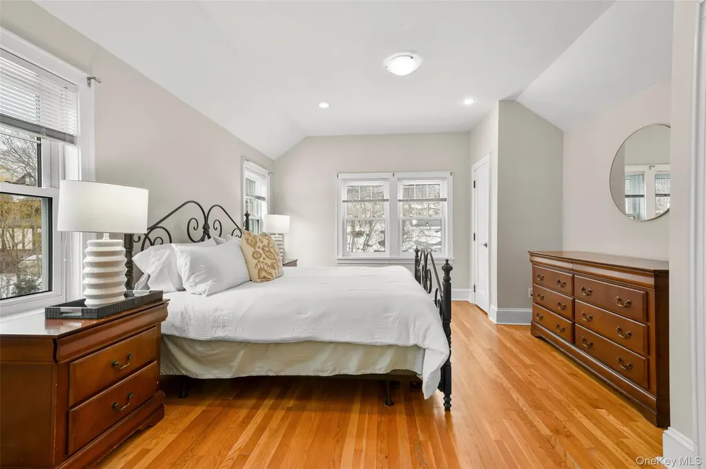 6 Shadow Lane Larchmont NY 10538