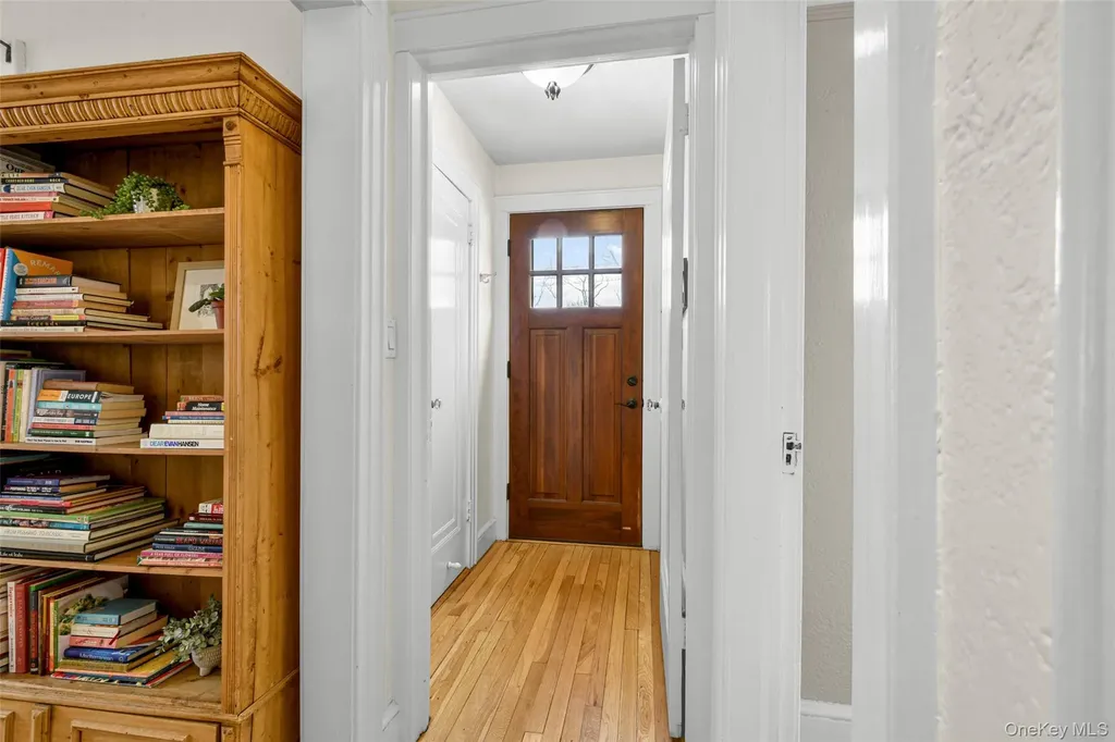 6 Shadow Lane Larchmont NY 10538