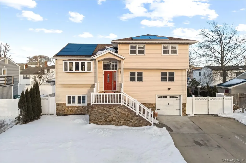 51 Irving Avenue Freeport NY 11520