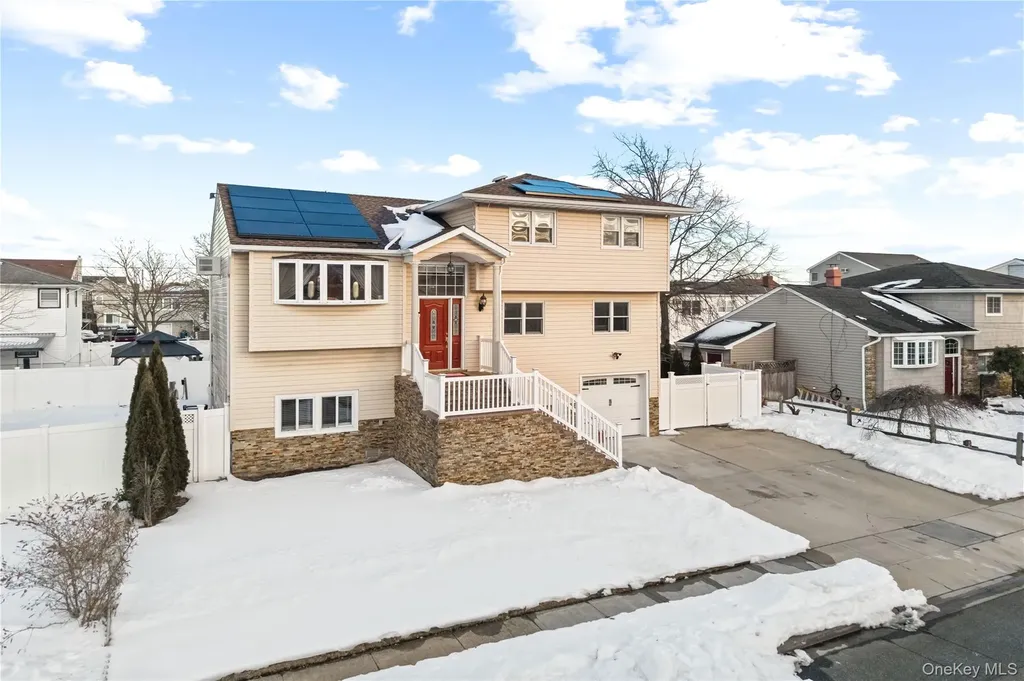 51 Irving Avenue Freeport NY 11520