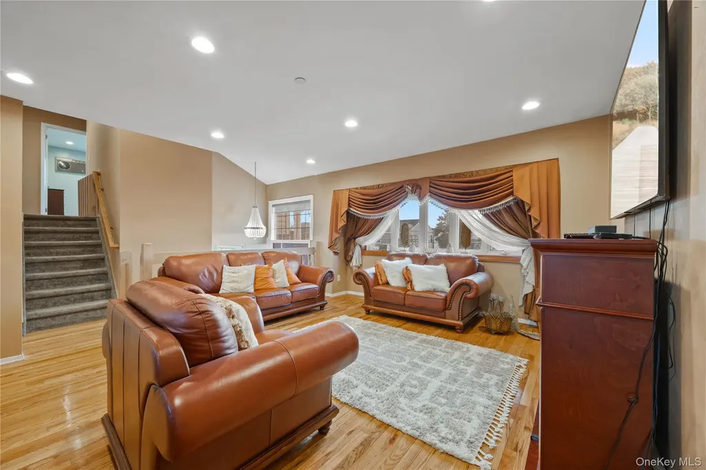 51 Irving Avenue Freeport NY 11520