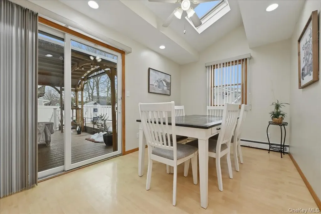 38 Bacon Lane Babylon NY 11702