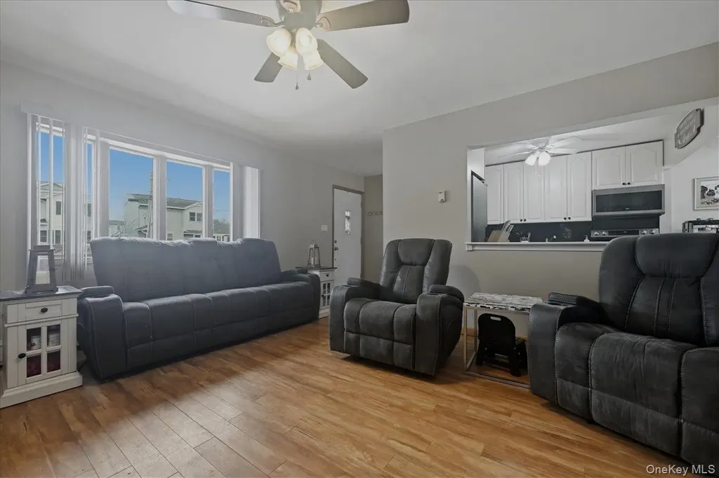 38 Bacon Lane Babylon NY 11702