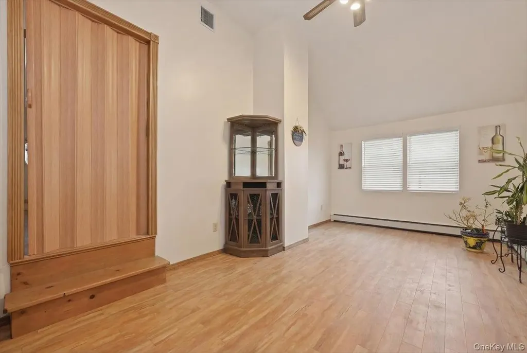 38 Bacon Lane Babylon NY 11702