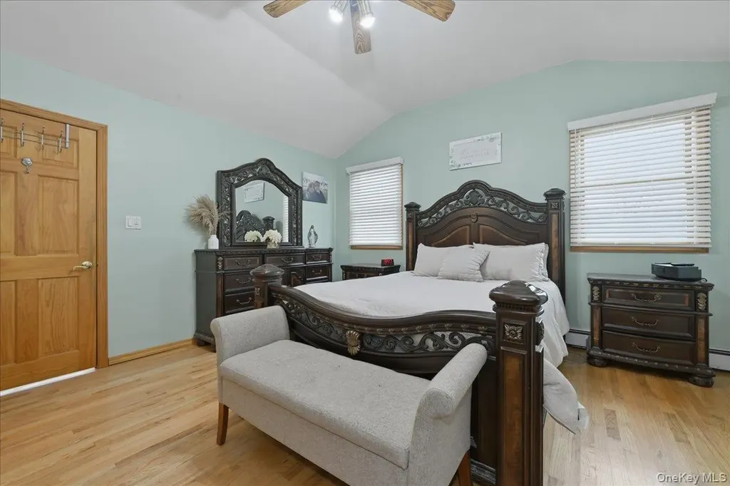 38 Bacon Lane Babylon NY 11702