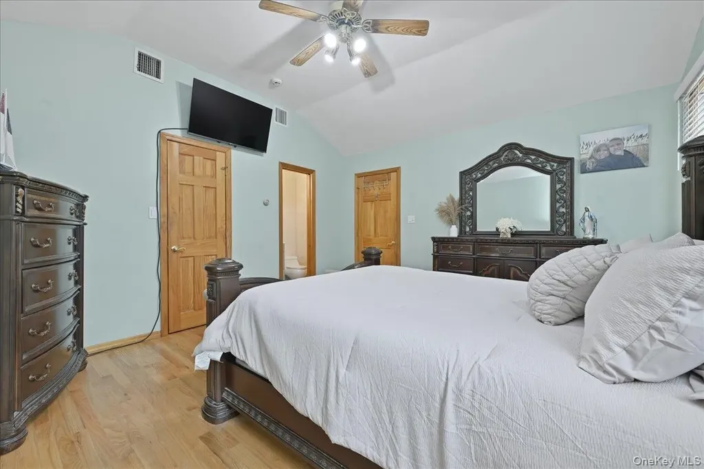 38 Bacon Lane Babylon NY 11702