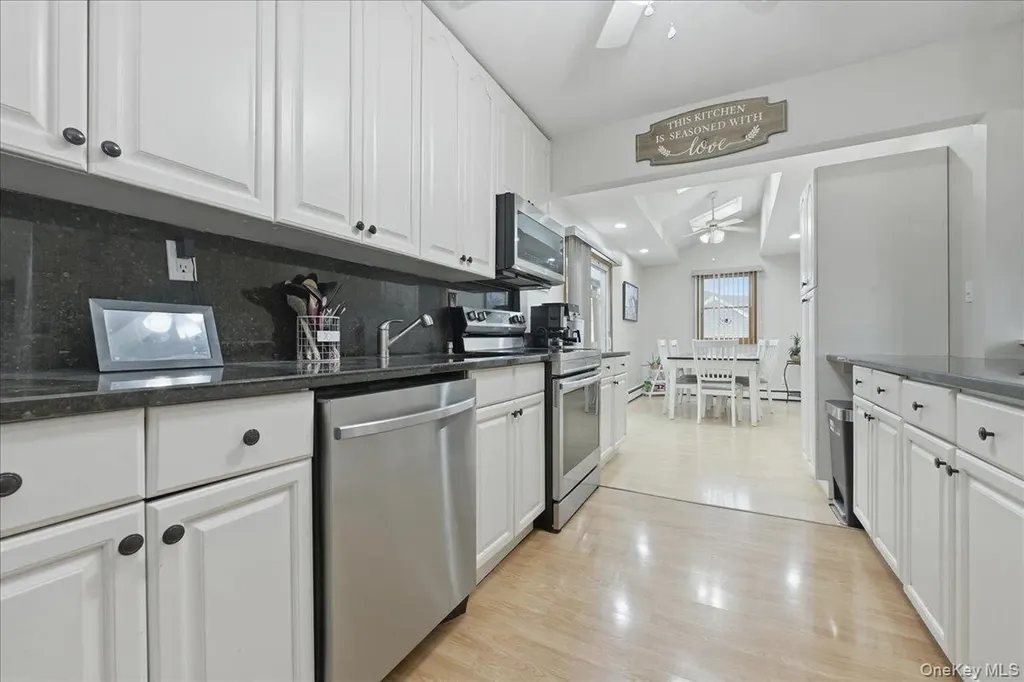 38 Bacon Lane Babylon NY 11702