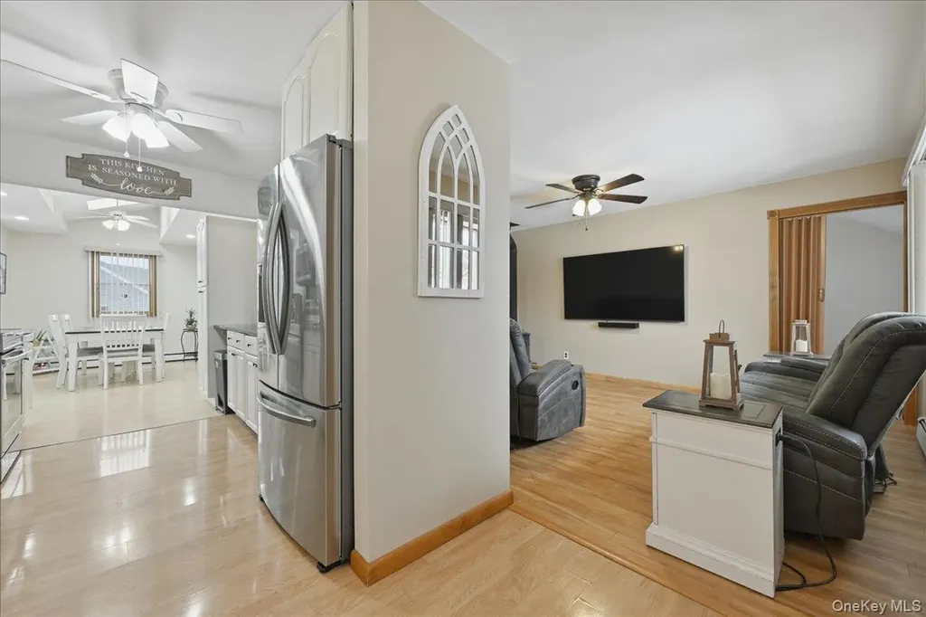 38 Bacon Lane Babylon NY 11702