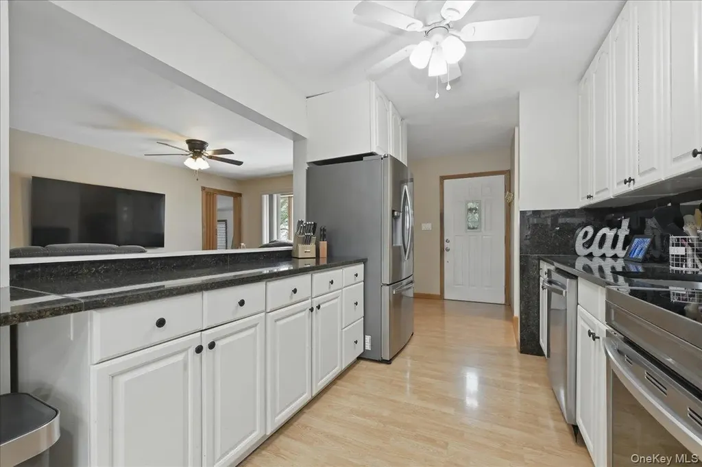 38 Bacon Lane Babylon NY 11702