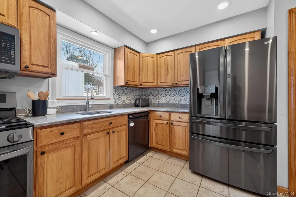 85 Farries Avenue Florida NY 10921