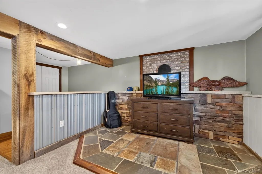 85 Farries Avenue Florida NY 10921