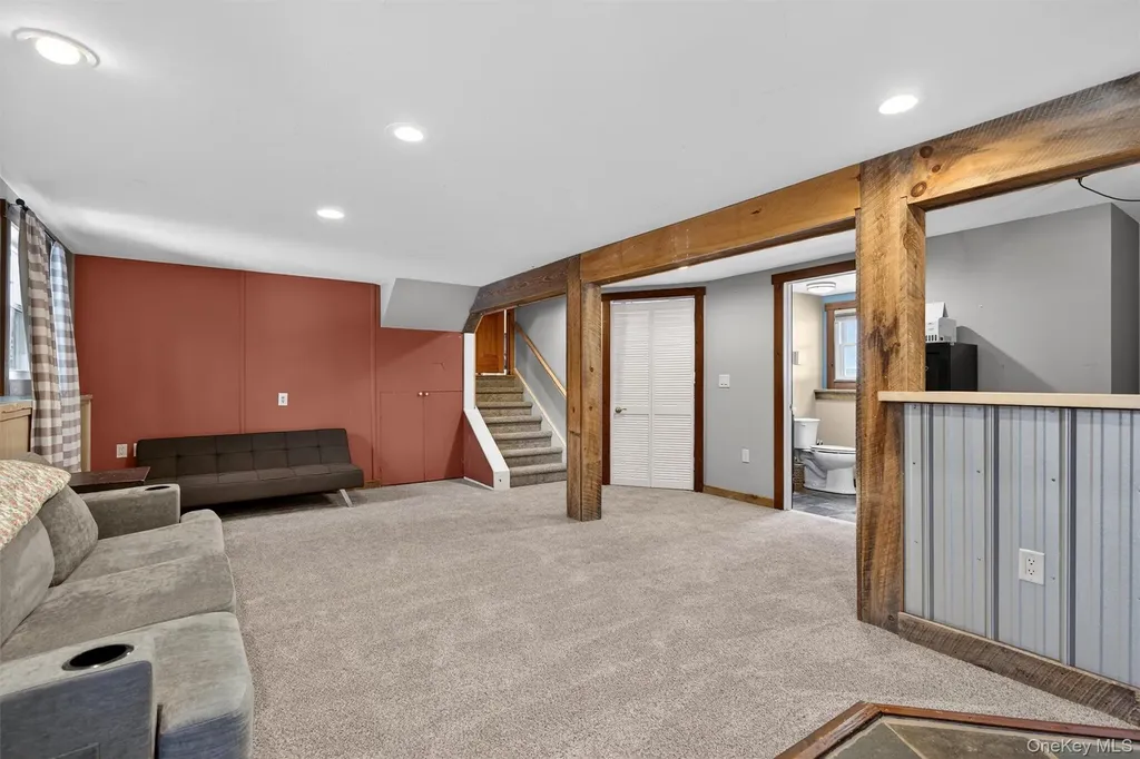 85 Farries Avenue Florida NY 10921