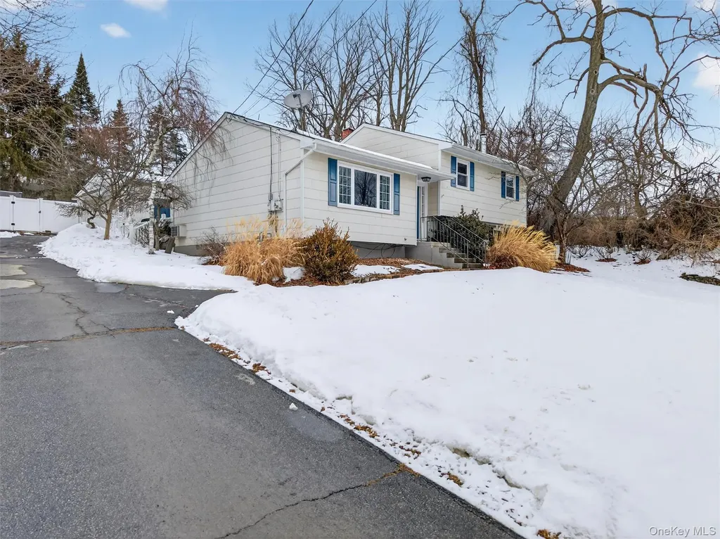 85 Farries Avenue Florida NY 10921