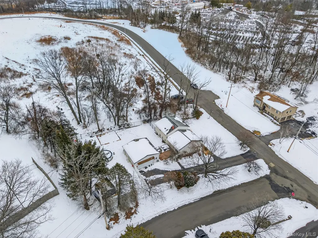 85 Farries Avenue Florida NY 10921