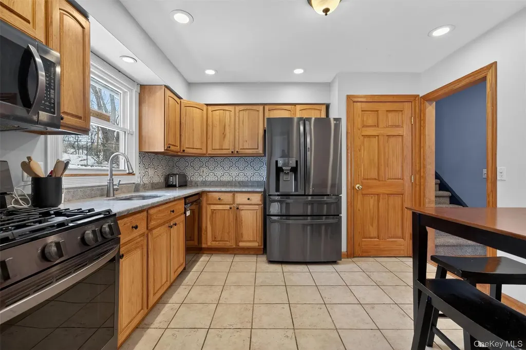 85 Farries Avenue Florida NY 10921