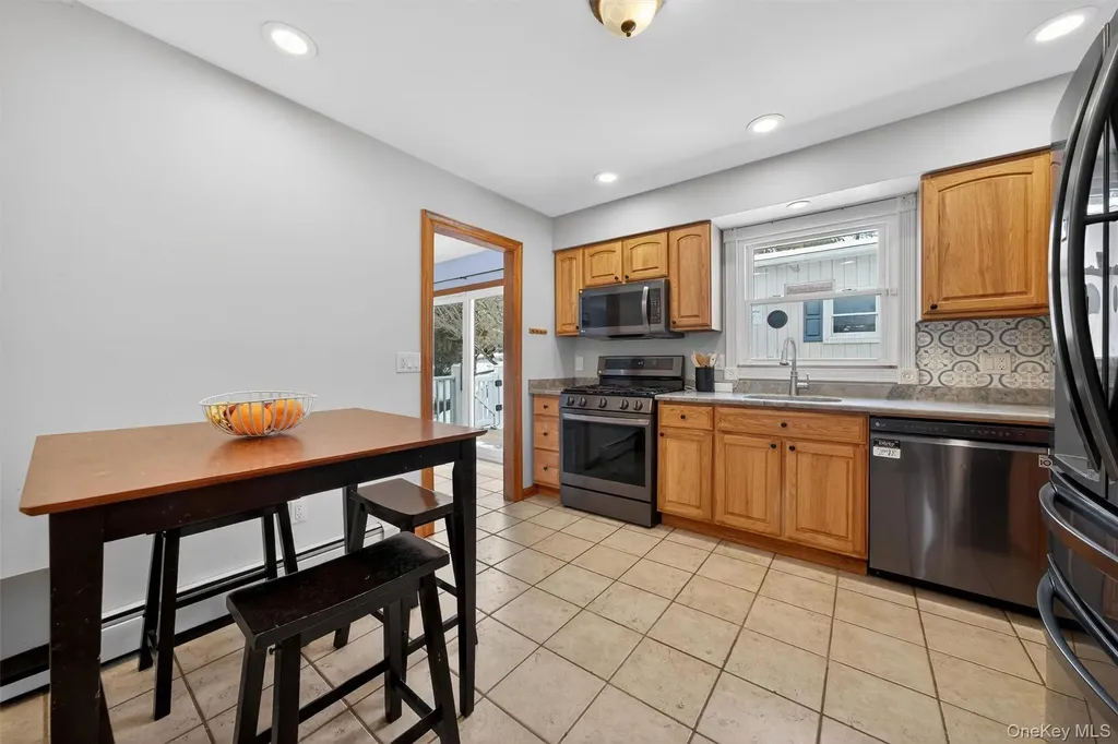 85 Farries Avenue Florida NY 10921