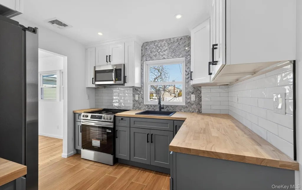 2675 Anthony Avenue Bellmore NY 11710