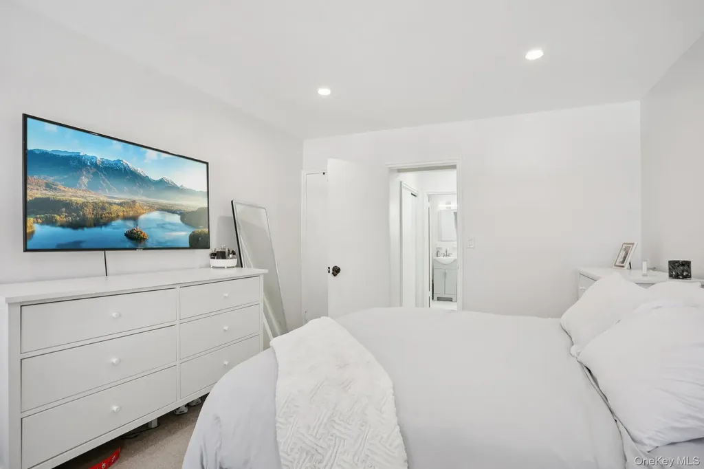23 Lawrence Drive White Plains NY 10603