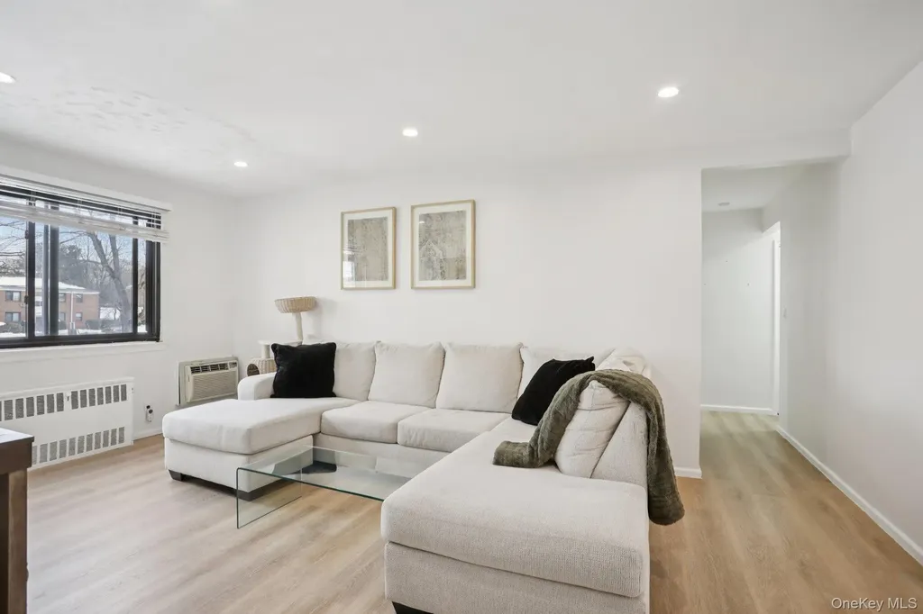 23 Lawrence Drive White Plains NY 10603