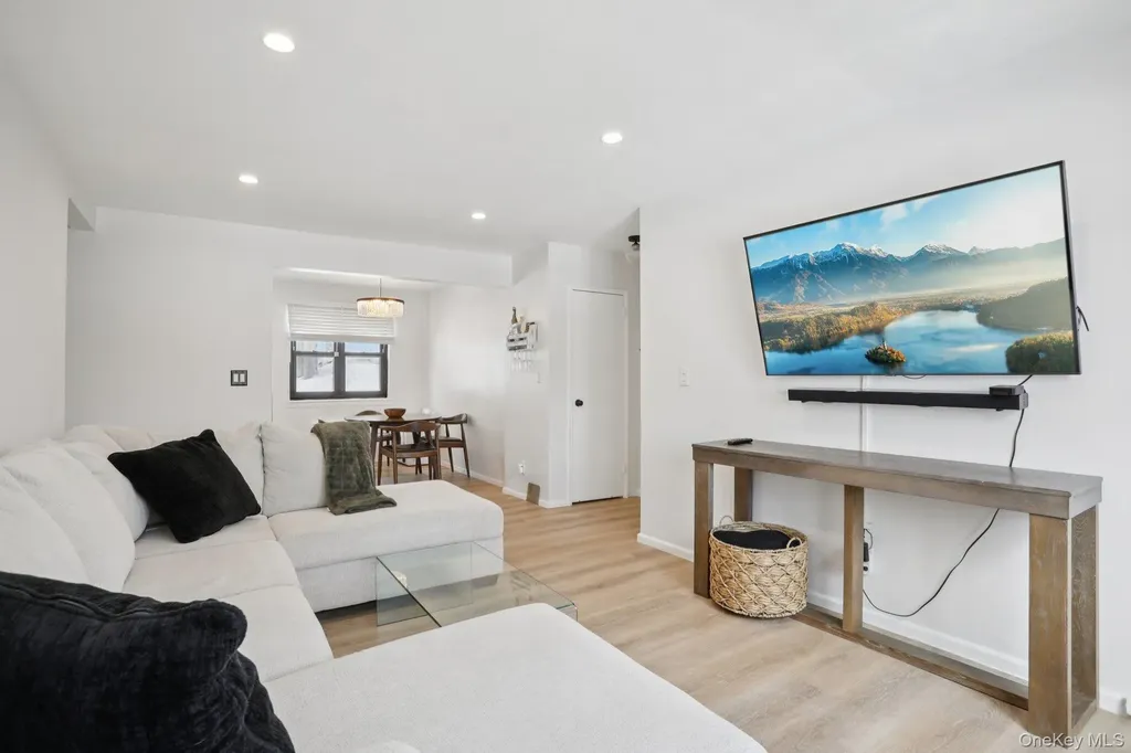 23 Lawrence Drive White Plains NY 10603