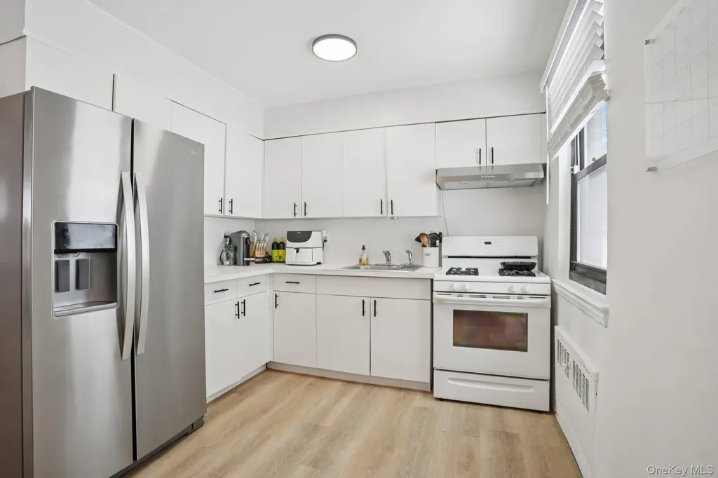 23 Lawrence Drive White Plains NY 10603