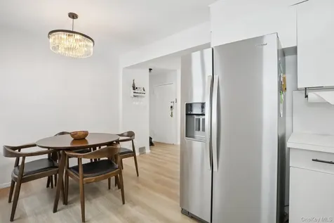 23 Lawrence Drive White Plains NY 10603