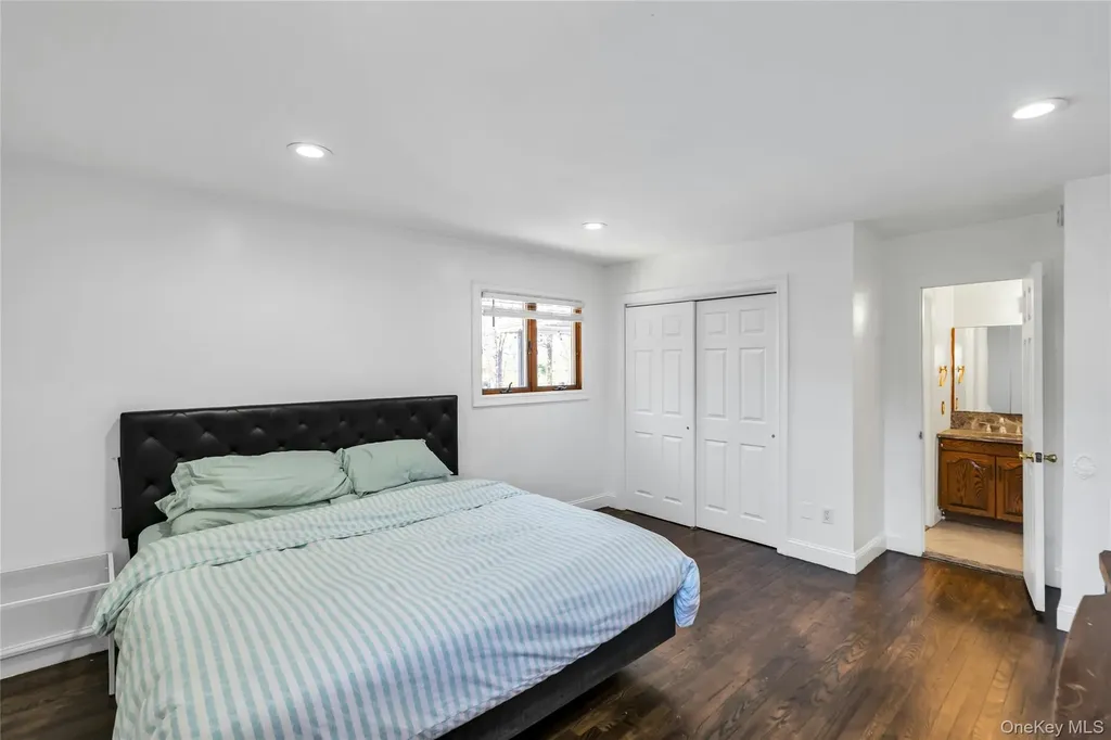 15 Fairway Drive Old Bethpage NY 11804