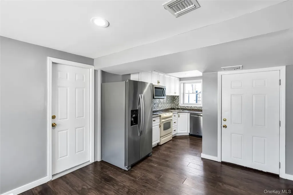 15 Fairway Drive Old Bethpage NY 11804
